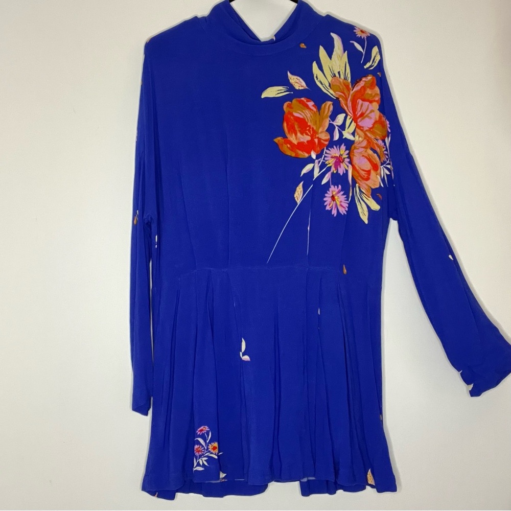 Blue Floral Long-Sleeve Women's Dress - Picture 2 of 4